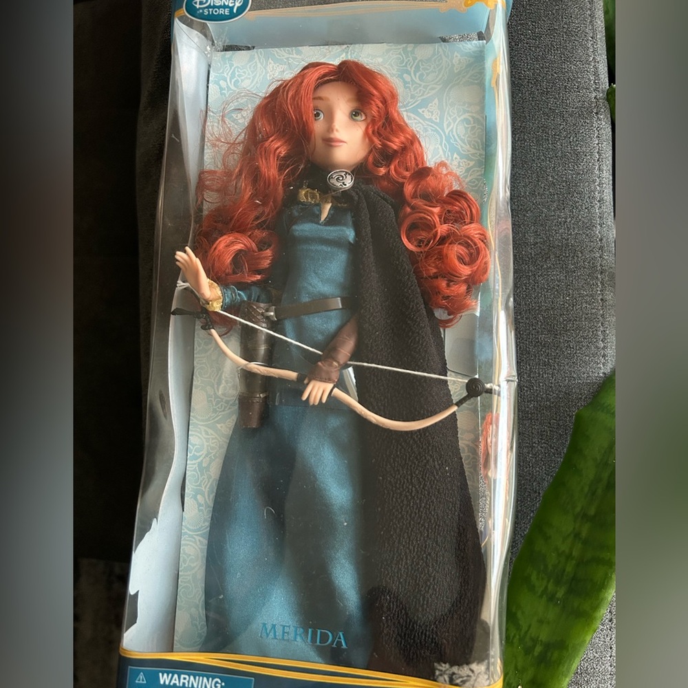 Disney Pixar Brave Merida Rebel 1st Edition- Disney Parks 12 inch - New/Sealed